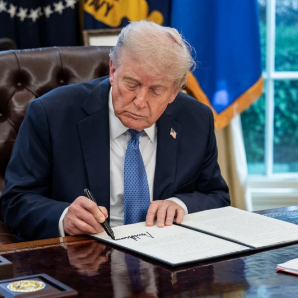 Will Trump order pre-release federal review of AI models? prediction market