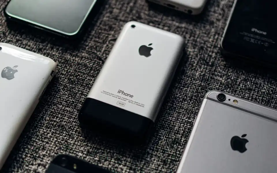 When will Apple announce foldable iPhone? prediction market