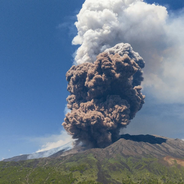 When will Mt. Etna next erupt? image