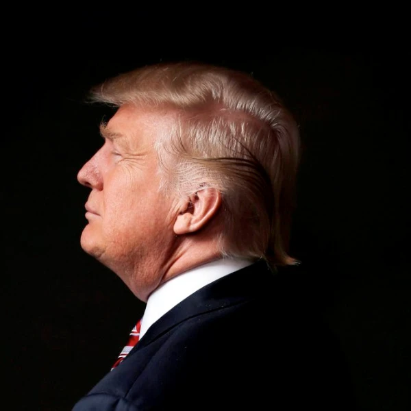 How low will Trump's approval rating get before 2027?